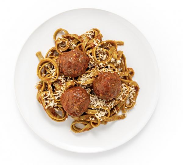 Green Fettuccine and Impossible Meat 'Meatballs' by Cacau da Rosa